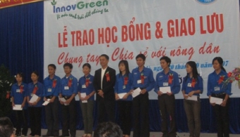 Scholarship award and meeting Innovgreen Corp. Ltd. – Vinh University 